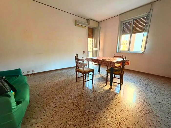 Appartamento con 5 locali in vendita in Via Sacco E Vanzetti, Palermo