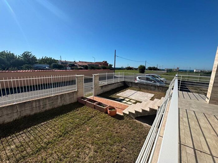 Appartamento trilocale in affitto in Via delle Bighe, Torre Marina Lido di Tirrenella, Ardea