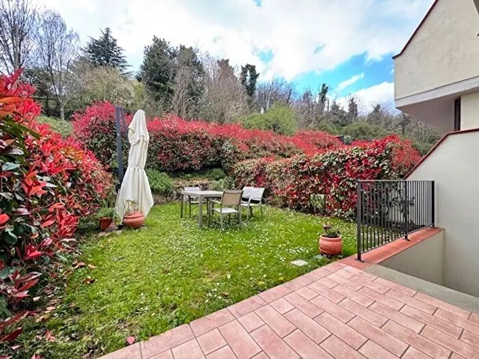 Appartamento con 5 locali in vendita in Via Pratallame, Vaiano