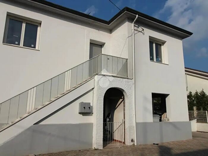 Casa con 5 locali in vendita in Via Solferino, Vicenza