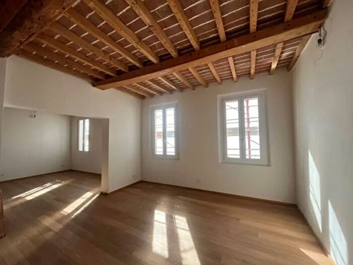 Appartamento con 6 locali in vendita in Via Blasia, Modena