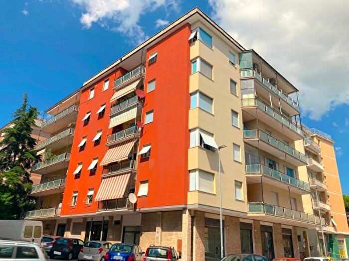 Appartamento trilocale in vendita in Via Giuliano da Majano, Macerata