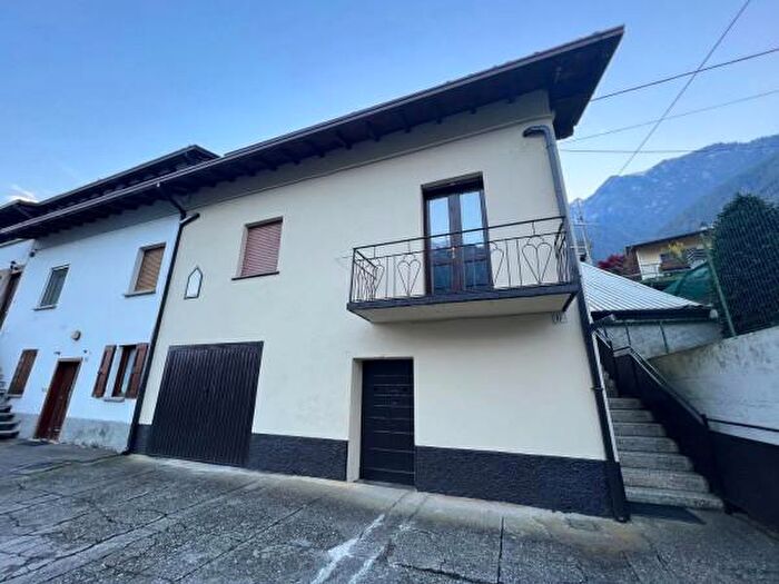 Appartamento trilocale in vendita in Via Salvo dAcquisto, Angolo Terme