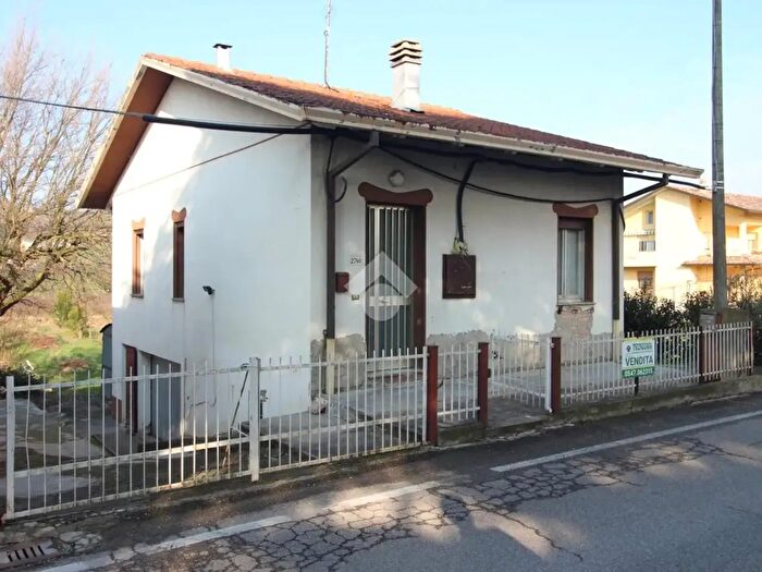 Casa trilocale in vendita in Via Montiano, Cesena