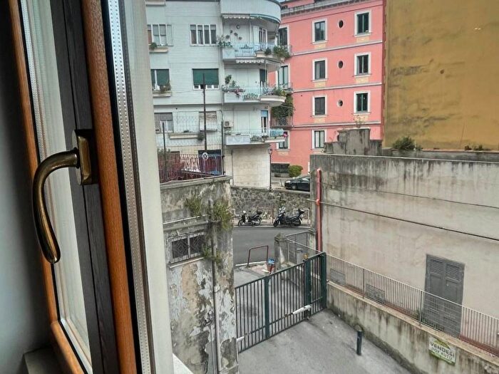 Appartamento trilocale in affitto in Via Camillo Sorgente, Centro, Salerno
