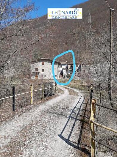 Casa con 6 locali in vendita in Via Rovalza, Caprese Michelangelo