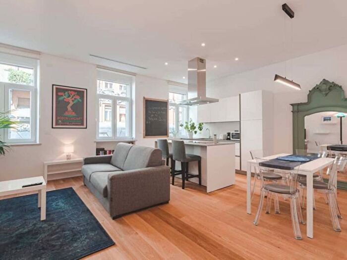 Appartamento trilocale in affitto in Via della Raffineria, Largo Barriera Ospedale Maggiore, Trieste