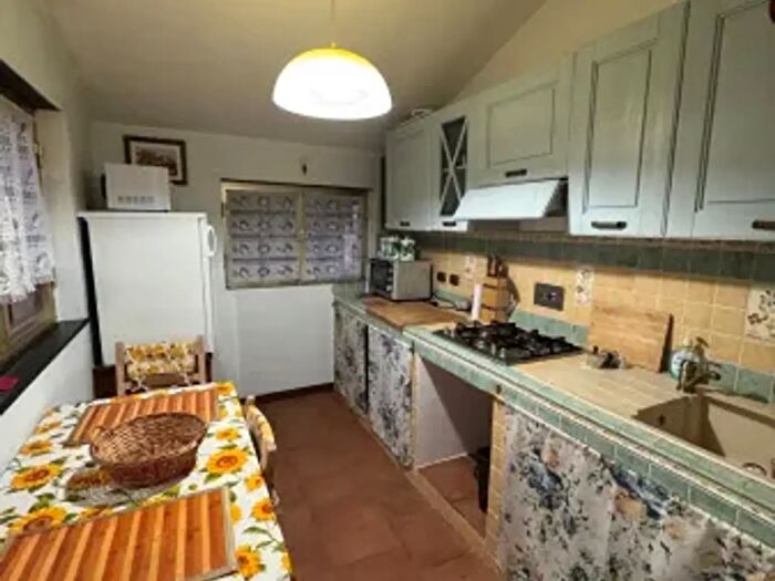 Appartamento trilocale in vendita in Frazione Ferriere b, Lumarzo