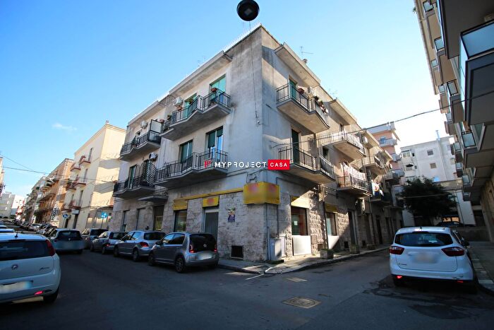 Appartamento trilocale in vendita in Via Francesco Caroli, Martina Franca