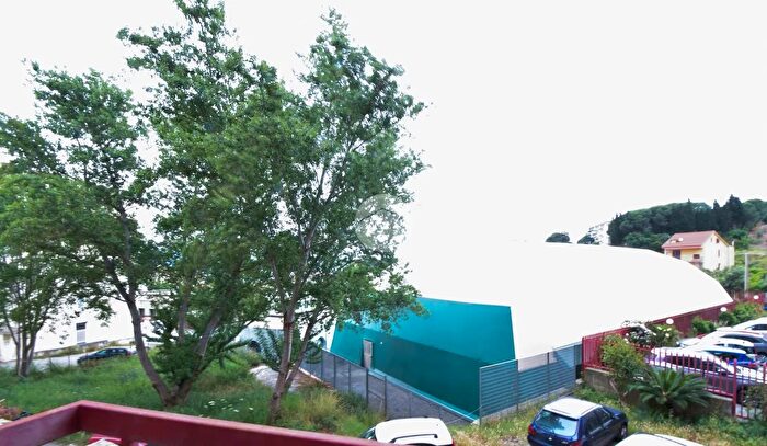 Appartamento trilocale in vendita in Via Achille Selpieri, Messina