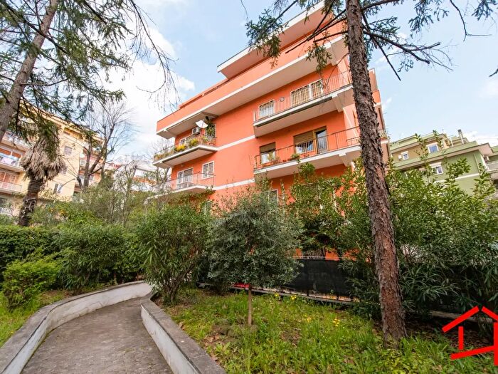 Appartamento con 5 locali in vendita in Viale Prospero Colonna, Roma
