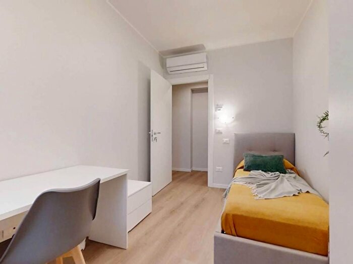 Appartamento con 5 locali in affitto in Via Miranese, Mestre, Venezia