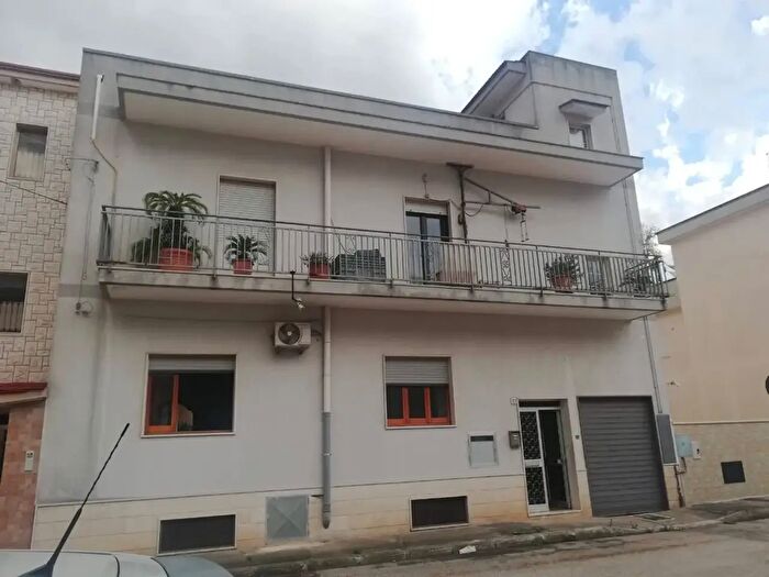 Appartamento con 7 locali in vendita in Via Botticelli, Taranto