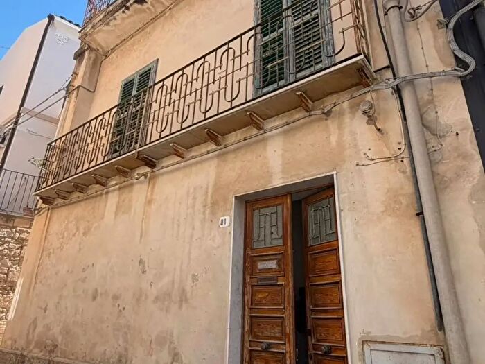 Casa con 6 locali in vendita in Via Scala, Modica