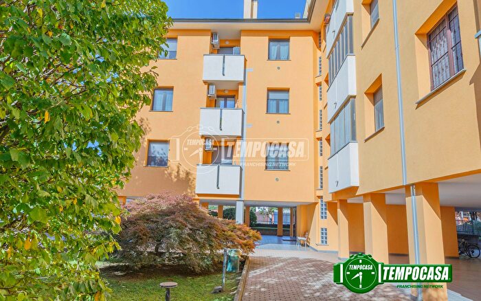 Appartamento bilocale in vendita in Via Privata Rinaldo Cavalli, Locate Di Triulzi