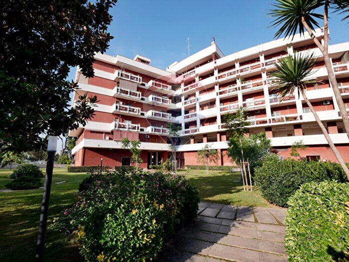 Appartamento con 6 locali in vendita in Viale Luigi De Laurentis B, Bari