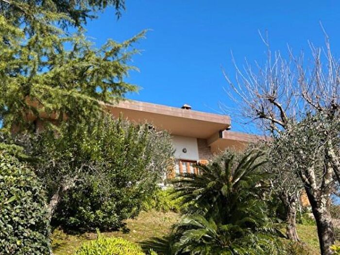 Appartamento con 6 locali in vendita in Via Montepertico, La Spezia