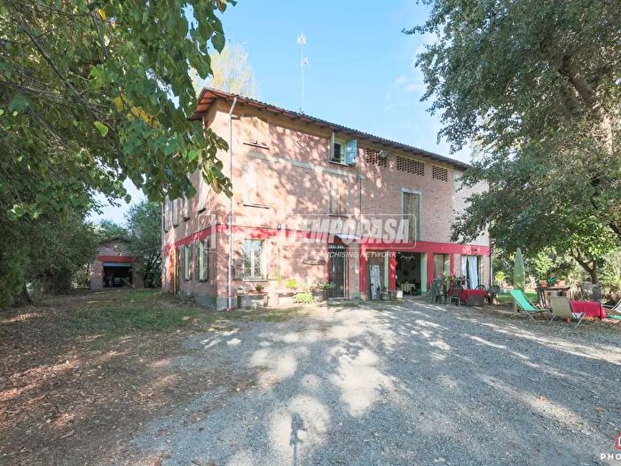 Casa con 11 locali in vendita in San Lorenzo, Valsamoggia