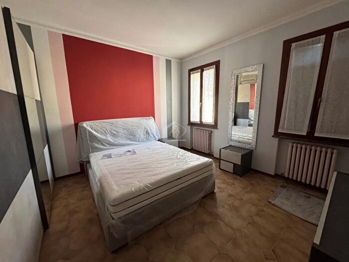 Casa con 6 locali in vendita in Suzzara