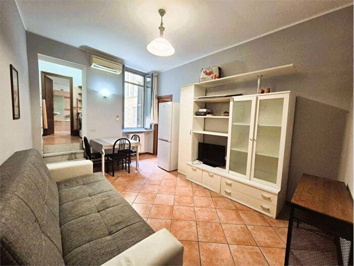 Appartamento bilocale in affitto in Via Mazzini, Duomo, Milano