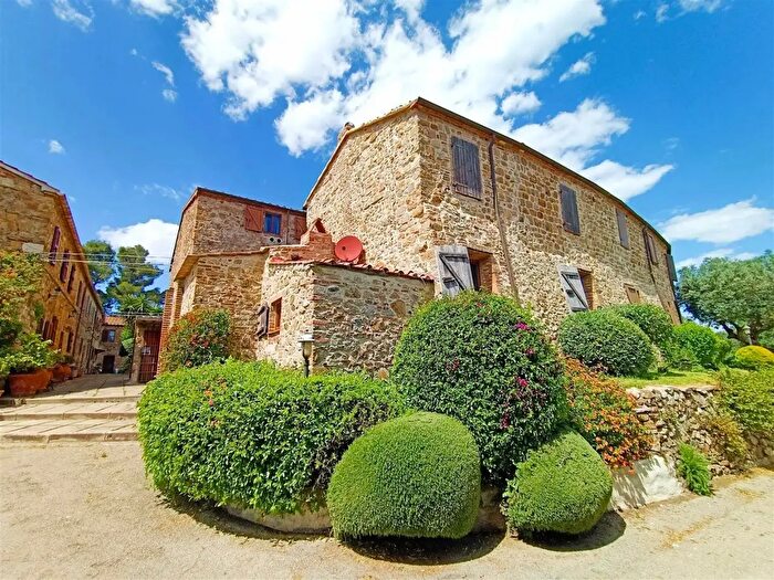 Appartamento con 6 locali in vendita in Follonica