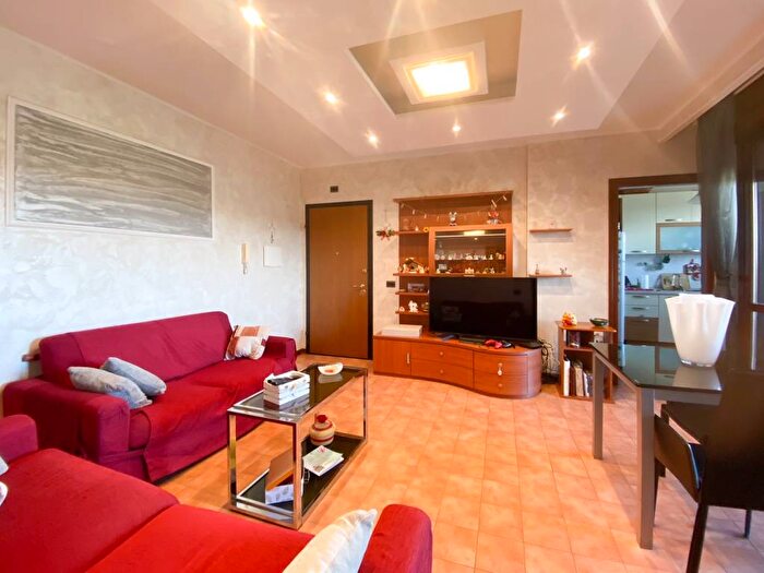 Appartamento trilocale in affitto in Via Andrea Barbato, Torresina, Roma