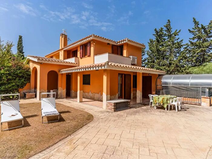 Casa con 6 locali in vendita in Maracalagonis