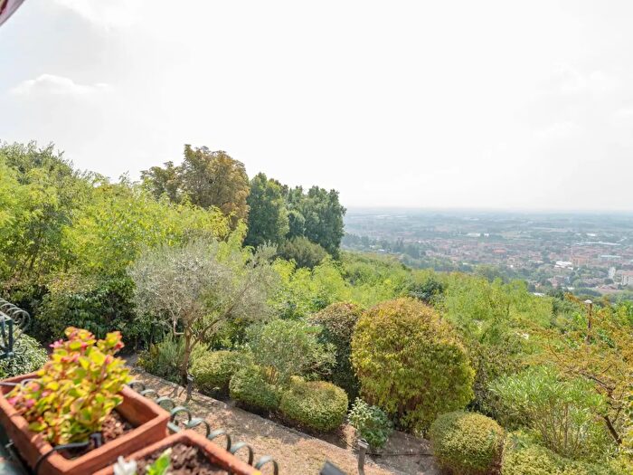 Casa con 7 locali in vendita in Strada Castelvecchio, Moncalieri