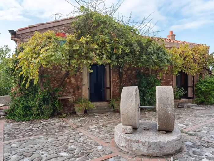 Casa con 10 locali in vendita in Contrada An Pietro, Torrenova