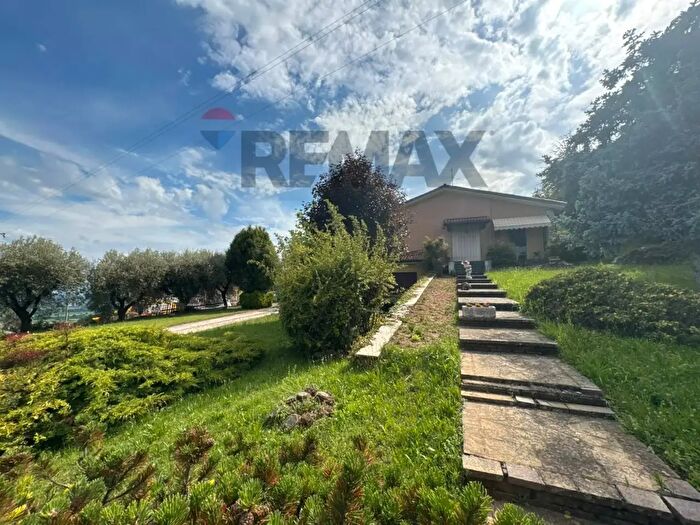 Casa con 5 locali in vendita in Via XX Settembre, Serle