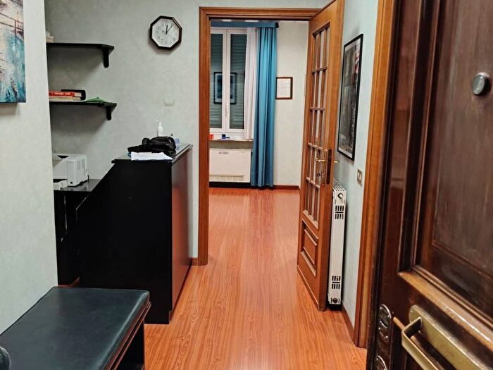 Appartamento con 6 locali in affitto in Piazza Facchini, Rivarolo, Genova