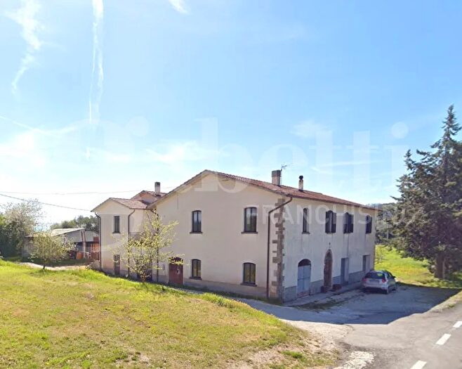 Appartamento quadrilocale in vendita in Vallingegno, Gubbio