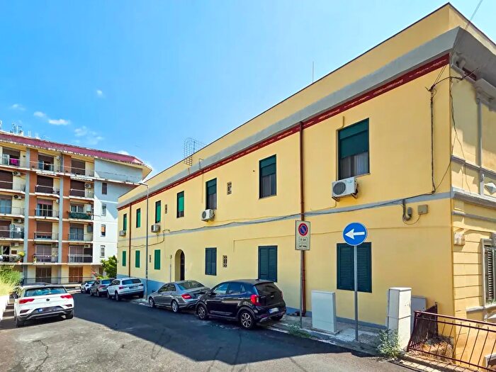 Appartamento con 5 locali in vendita in Via dei Pericolanti, Messina
