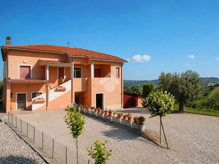 Casa quadrilocale in vendita in Contrada Colle Cerreto, Mosciano Sant'Angelo