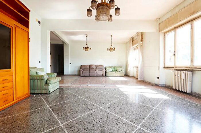 Appartamento con 5 locali in vendita in Via San Antonio Maria Gianelli, Roma