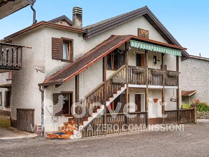 Casa con 6 locali in vendita in Via Lodi, Santa Giustina
