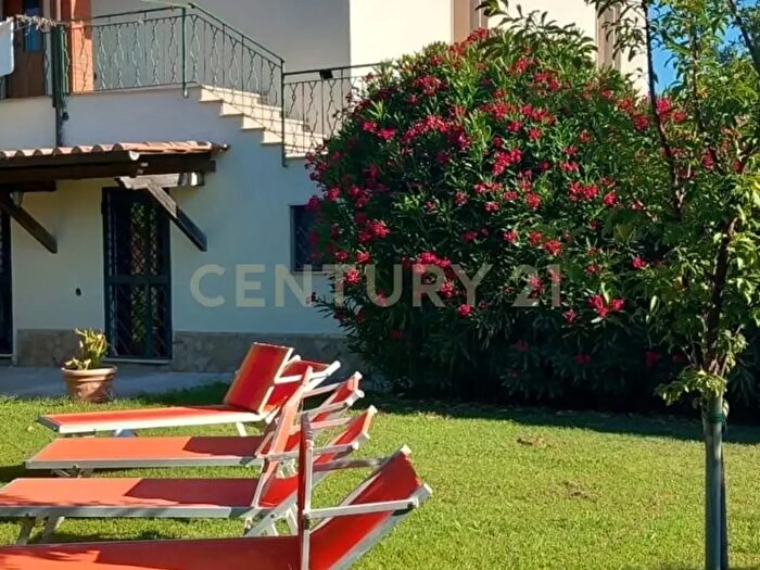 Appartamento con 6 locali in vendita in Strada Provinciale Parrina, Orbetello