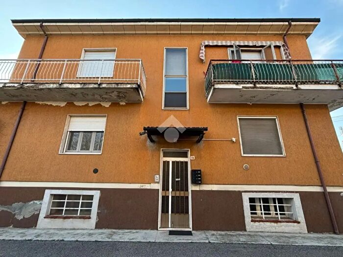 Appartamento bilocale in vendita in Via Kennedy, Corteolona e Genzone