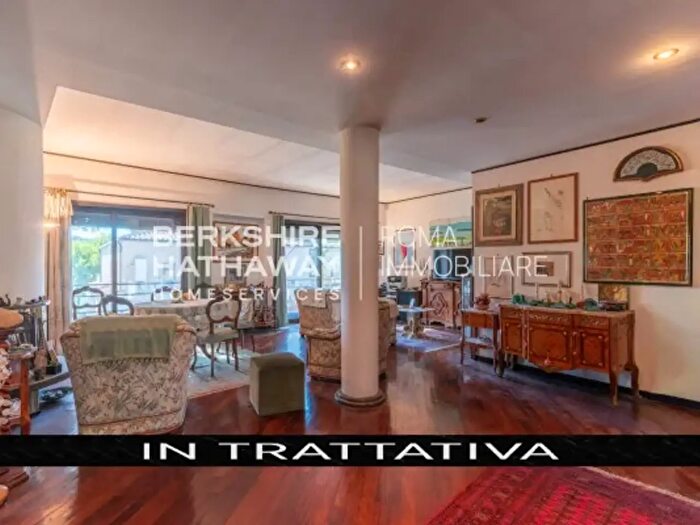 Appartamento quadrilocale in vendita in Via dei Pirenei, Roma