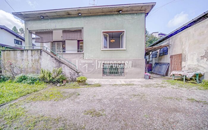 Casa trilocale in vendita in Via Guglielmo Marconi, Cassano Magnago