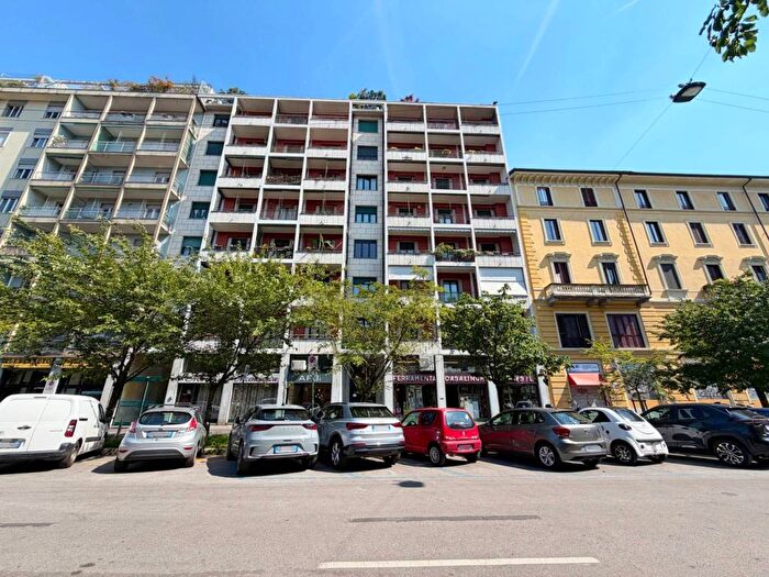 Appartamento trilocale in affitto in Via Gran San Bernardo, Cenisio, Milano