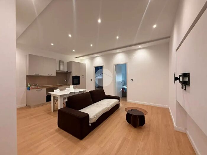 Appartamento con 5 locali in vendita in Via Sampierdarena, Genova