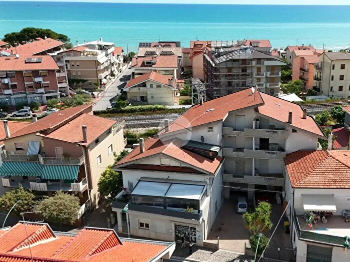 Appartamento trilocale in vendita in Via Cesare De Titta, Pineto