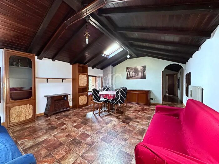 Appartamento quadrilocale in vendita in Via San Martino, Arco