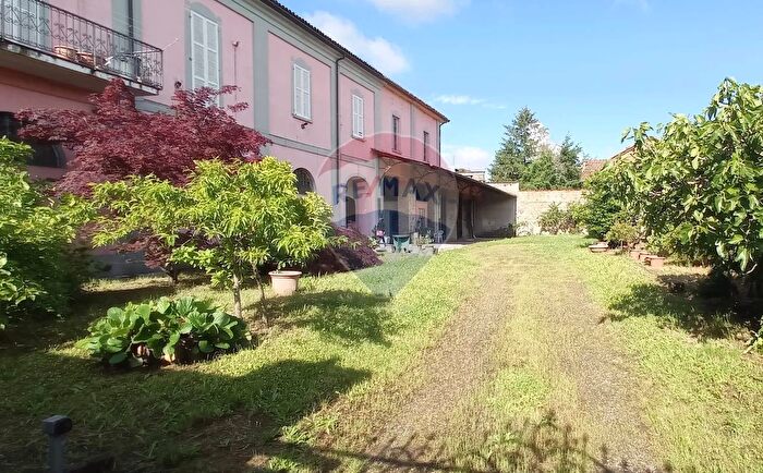 Casa con 10 locali in vendita in Via Vittorio Emanuele, Codevilla