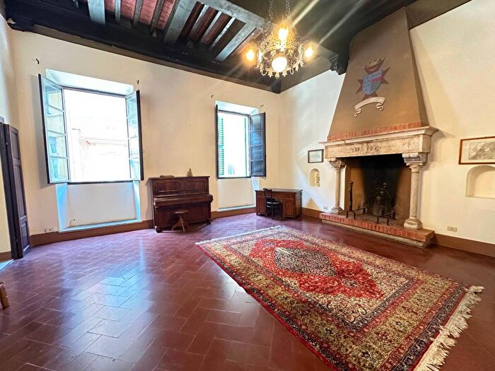 Appartamento quadrilocale in affitto in Via Giuseppe Mazzini, Pietrasanta