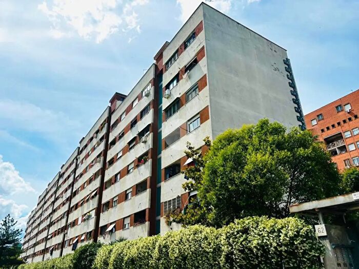 Appartamento trilocale in vendita in Via Giorgio De Chirico, Roma