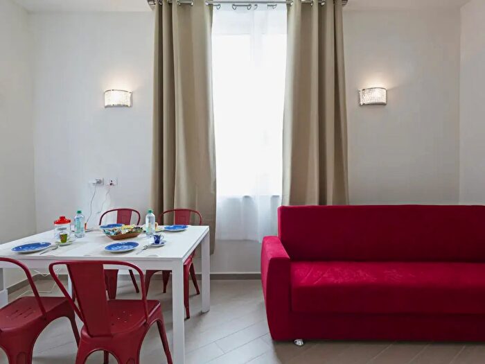 Appartamento trilocale in affitto in Via Milano, Genova