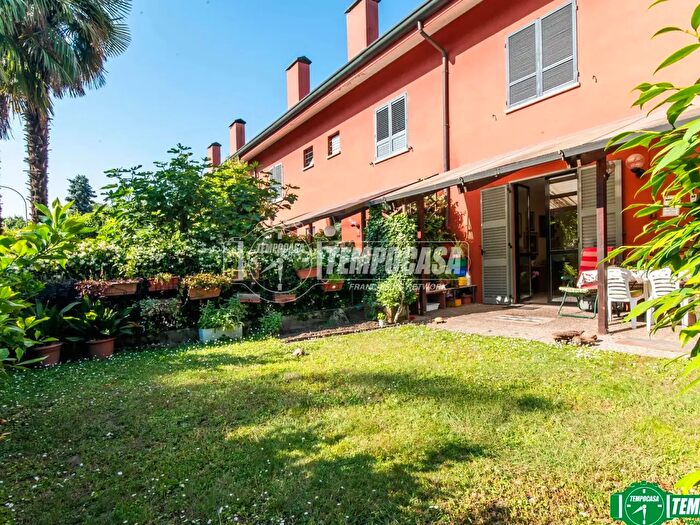 Casa con 5 locali in vendita in Via Salvador Allende, Arese