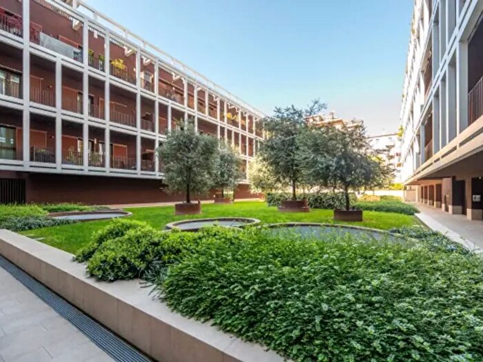 Appartamento quadrilocale in vendita in Via Luigi Giuseppe Faravelli, Milano